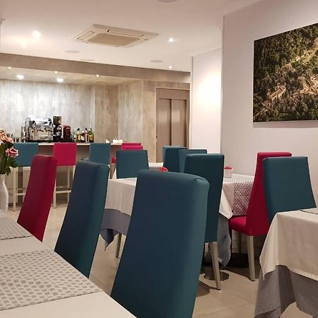 Hotel Avenida Plaza Alzira Zewnętrze zdjęcie