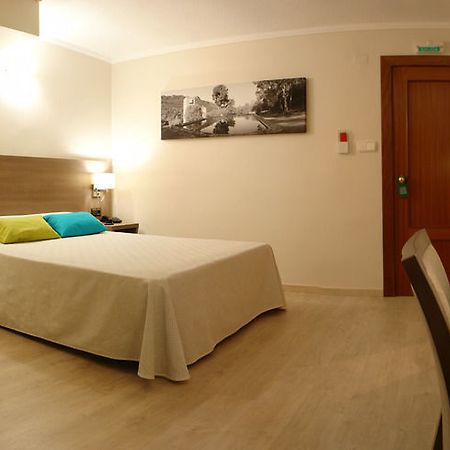 Hotel Avenida Plaza Alzira Zewnętrze zdjęcie