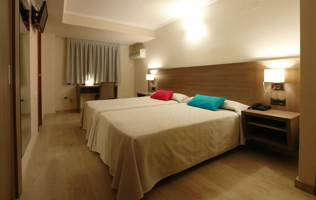 Hotel Avenida Plaza Alzira Pokój zdjęcie