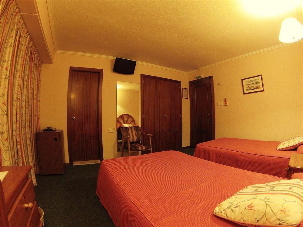 Hotel Avenida Plaza Alzira Zewnętrze zdjęcie