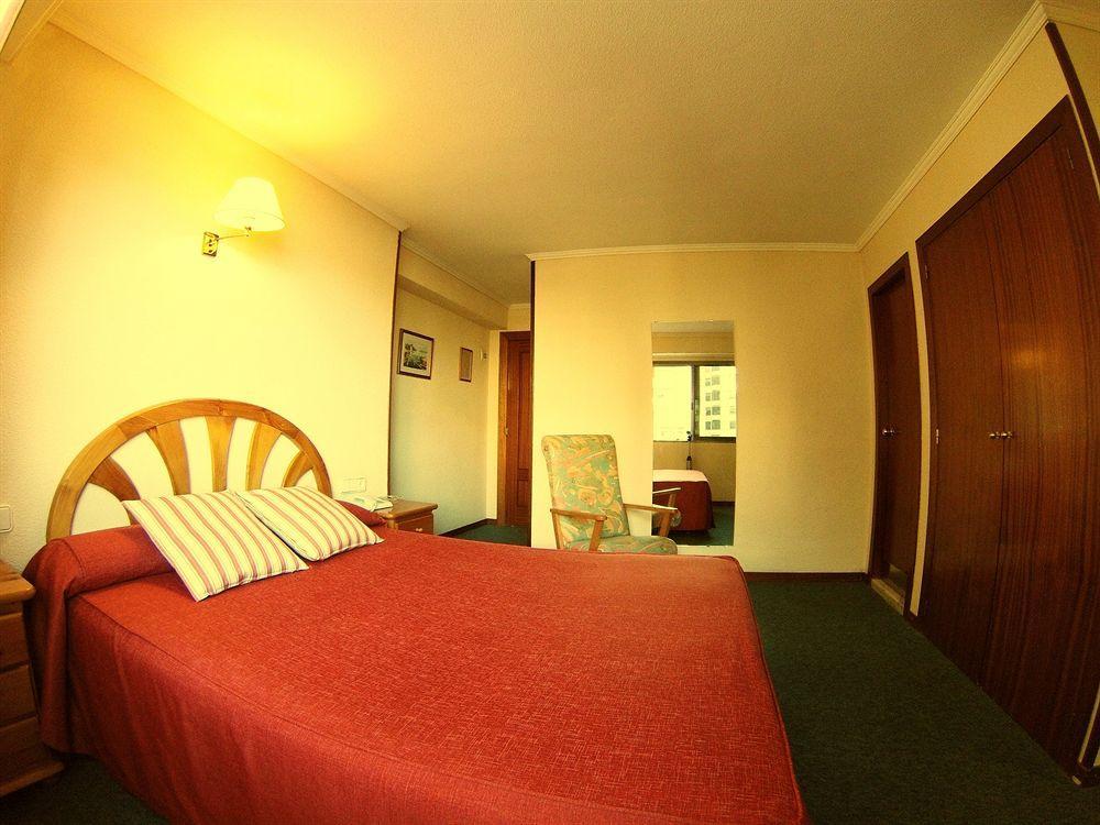 Hotel Avenida Plaza Alzira Zewnętrze zdjęcie
