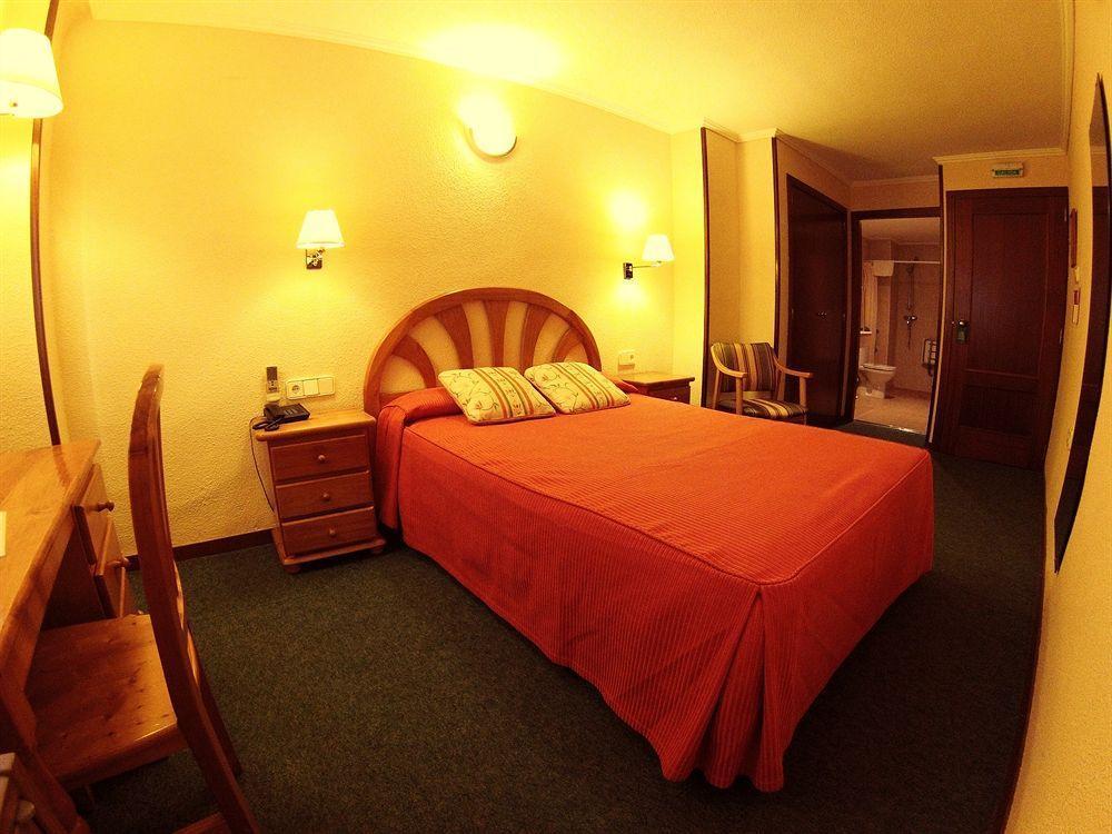 Hotel Avenida Plaza Alzira Zewnętrze zdjęcie