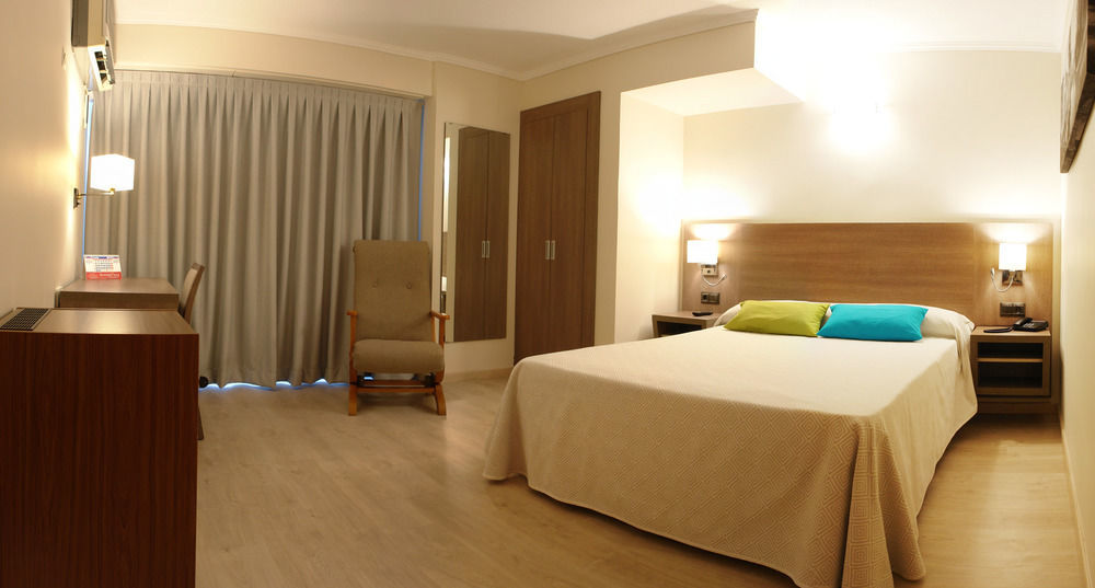 Hotel Avenida Plaza Alzira Zewnętrze zdjęcie