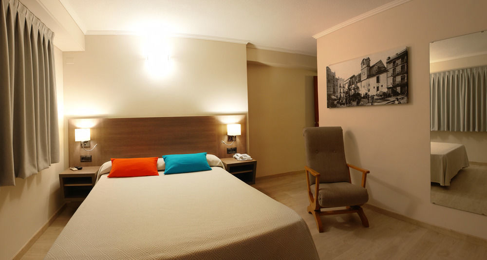 Hotel Avenida Plaza Alzira Zewnętrze zdjęcie